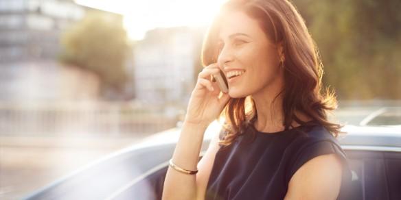 Frau mit Smartphone